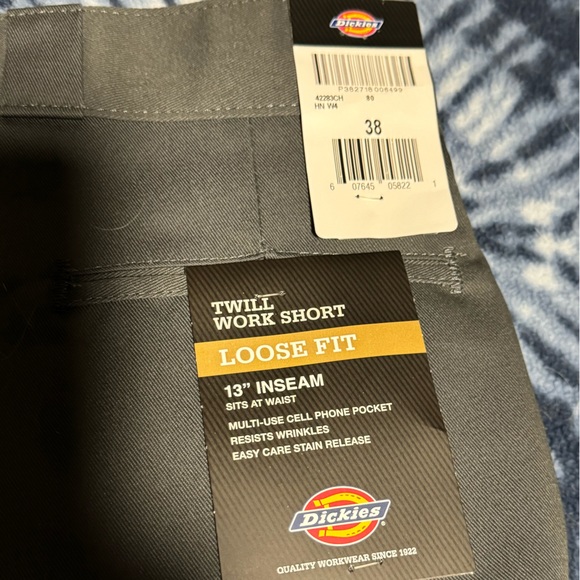 Dickies loose fit twill shorts 38 waist 13 inch inseam mens - Picture 2 of 3